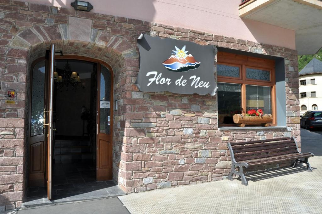 אל פונט דה סוארט Hotel Flor De Neu מראה חיצוני תמונה